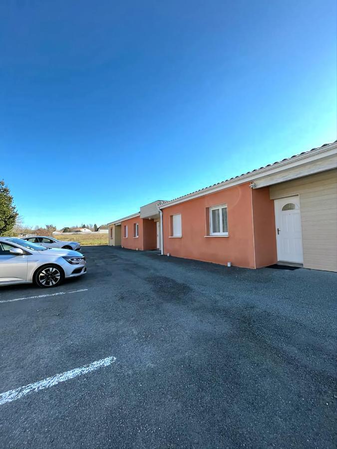 Logement Thermale Et De Tourisme Les Acacias 2 ジョンザック エクステリア 写真